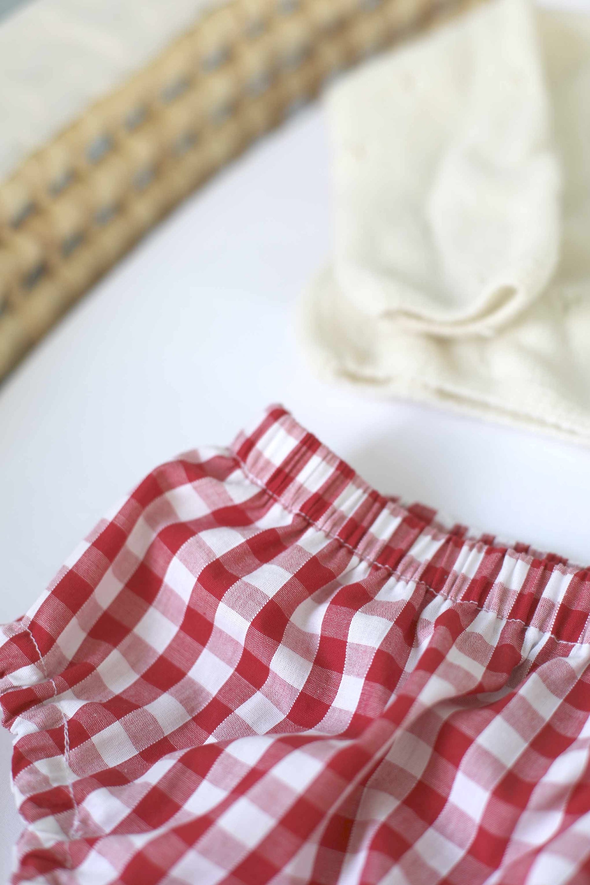 Short bouffant bébé coton vichy rouge tenue estivale élégante