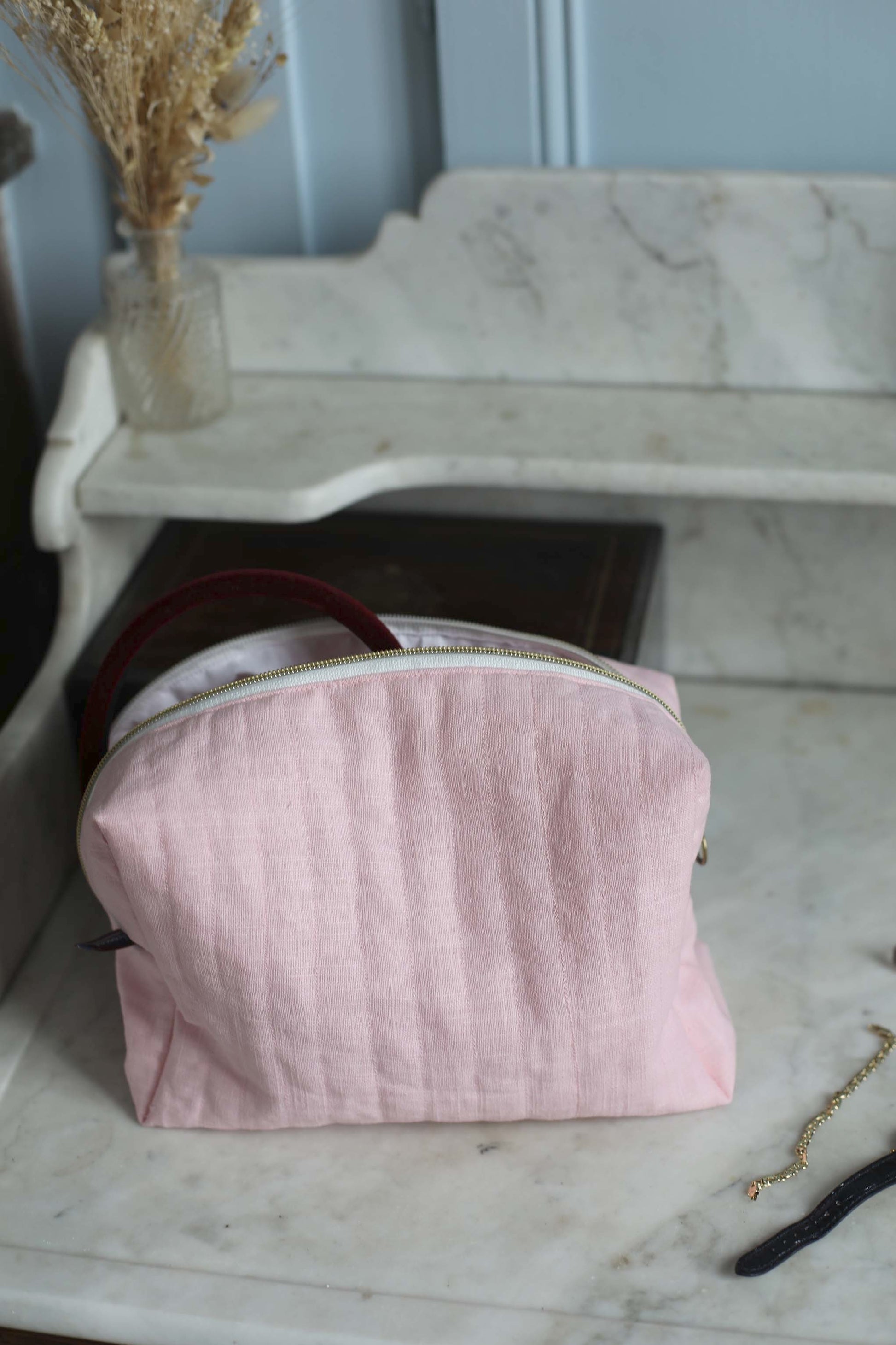 trousse de toilette française